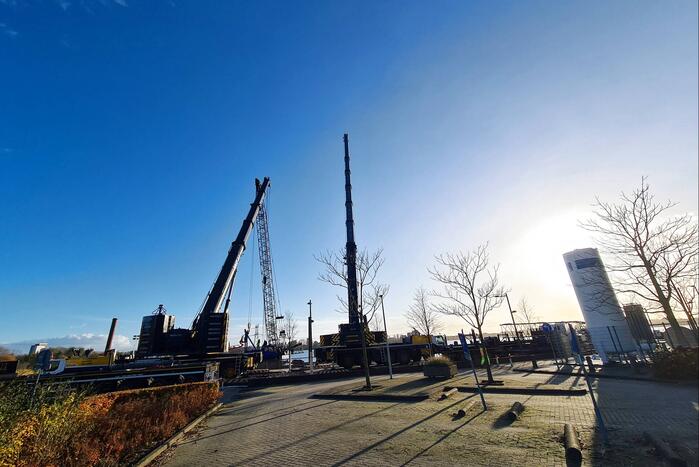 Omgevallen hijskraan geborgen