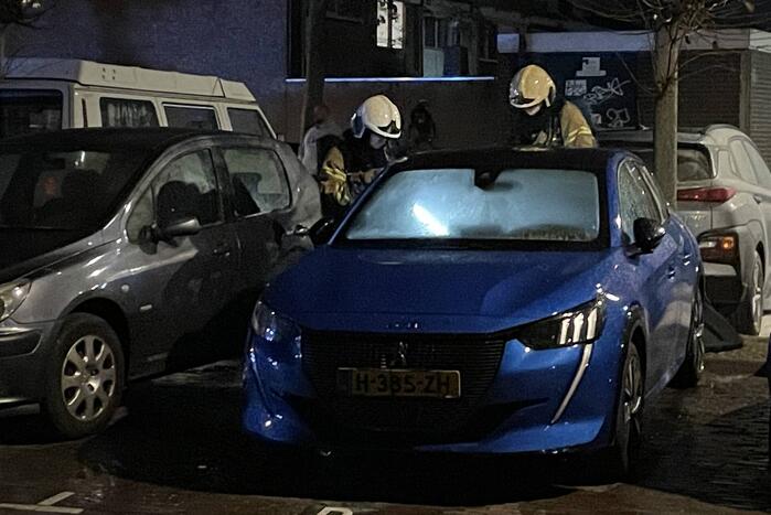 Brand zorgt voor schade aan personenauto
