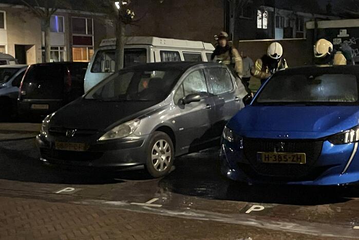 Brand zorgt voor schade aan personenauto