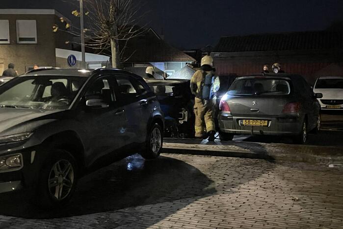 Brand zorgt voor schade aan personenauto
