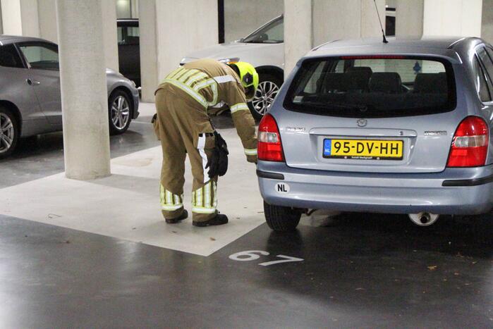 Benzine lekt uit benzinetank auto