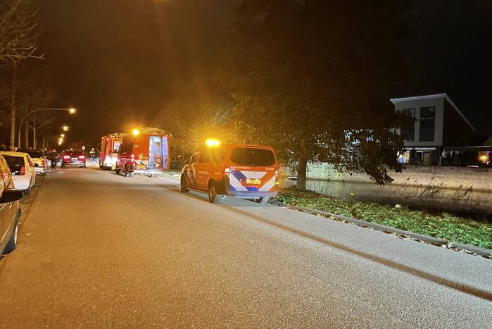 Auto raakt te water na vergeten handrem