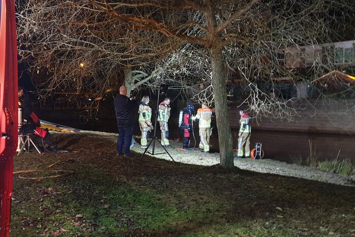 Auto raakt te water na vergeten handrem