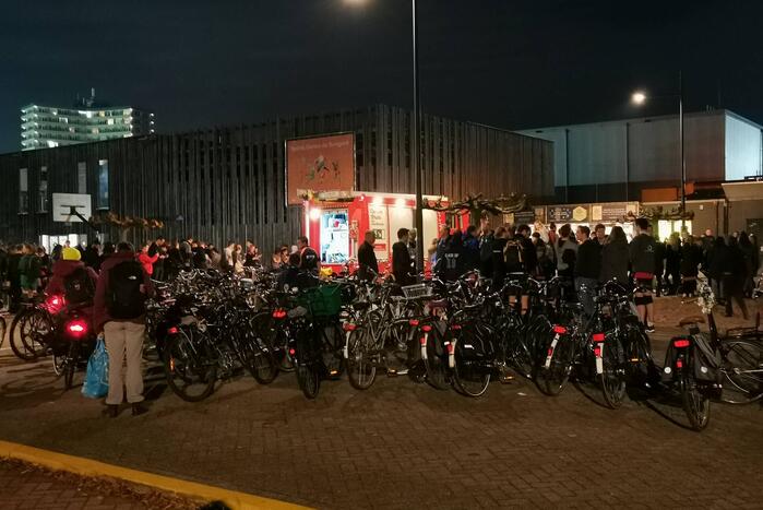 Sporthal ontruimd door brand in keuken