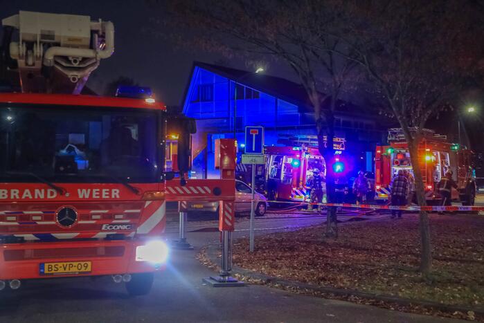 Uitslaande brand in winkelpand