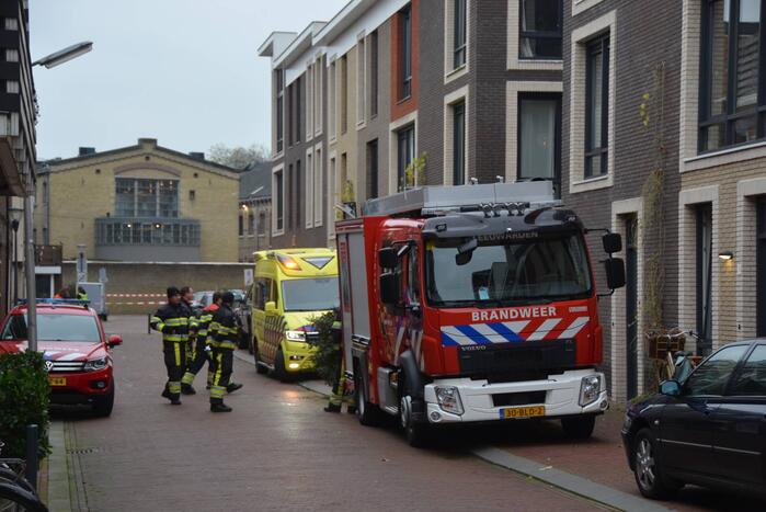 Straat afgezet na aanhouding van persoon