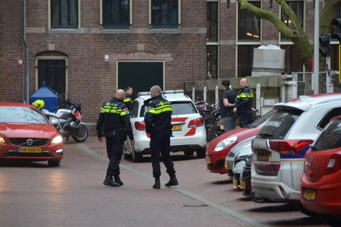 Straat afgezet na aanhouding van persoon