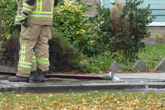 Brandweer pompt woning vol water leeg