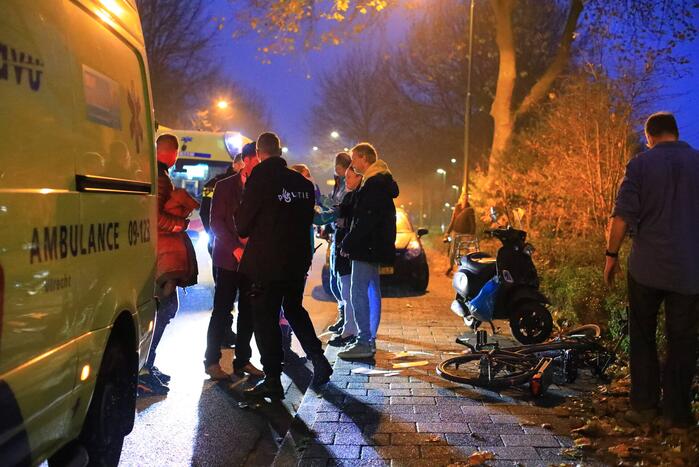 Persoon ernstig gewond bij botsing tussen fiets en scooter