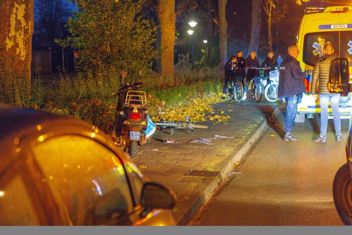 Persoon ernstig gewond bij botsing tussen fiets en scooter