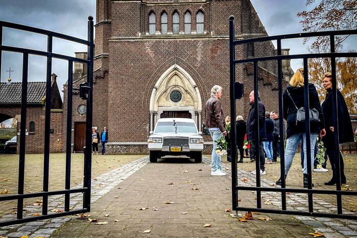 Afscheidsdienst van Mark Elbers druk bezocht