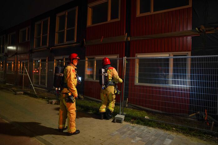 Brand op dak van nieuwbouwpand