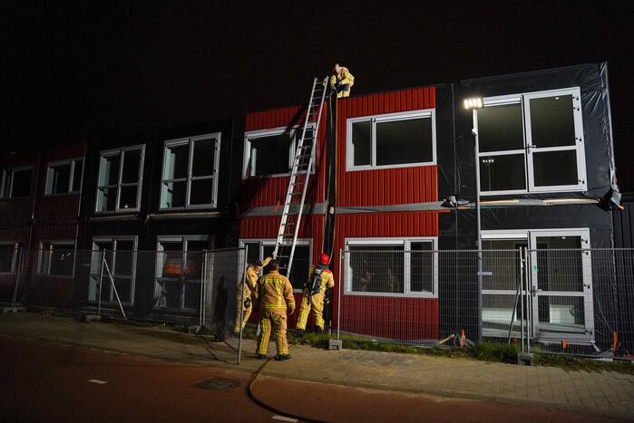 Brand op dak van nieuwbouwpand