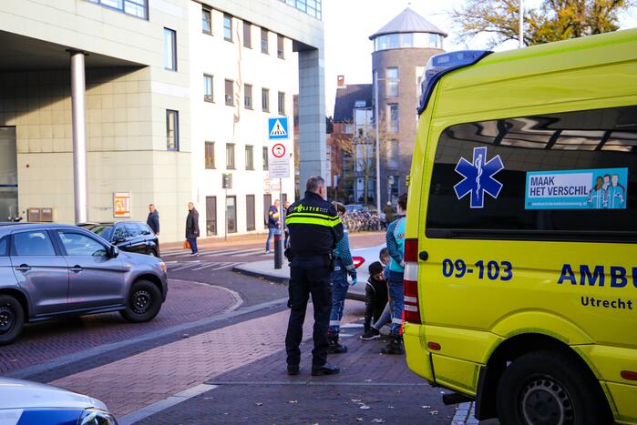 Snorfietser verliest controle over stuur en raakt gewond