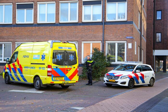 Snorfietser verliest controle over stuur en raakt gewond