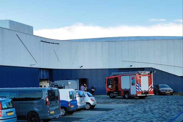 Elfstedenhal ontruimd door brandlucht