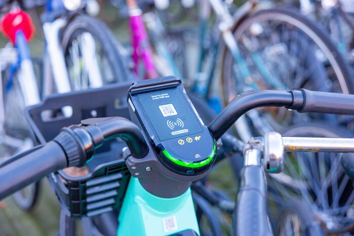 Elektrische deelfietsen klaar voor gebruik