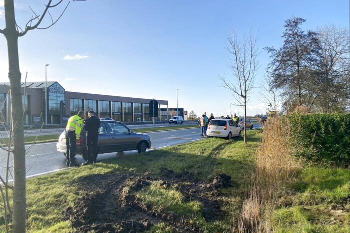 Drie auto's met elkaar in botsing