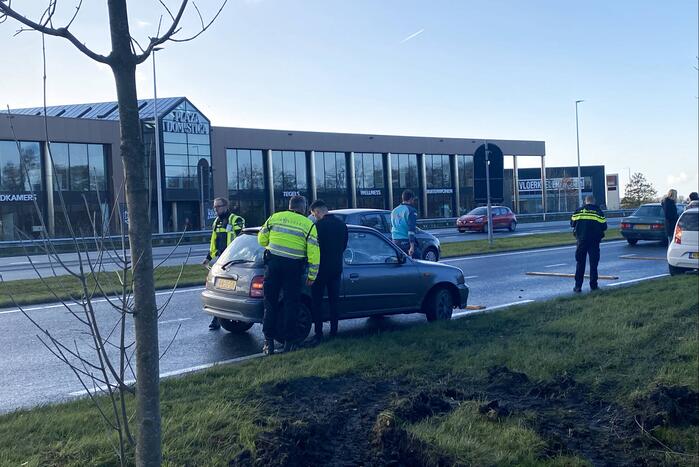 Drie auto's met elkaar in botsing