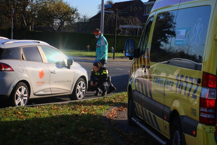 Scooterrijder gewond bij aanrijding met auto