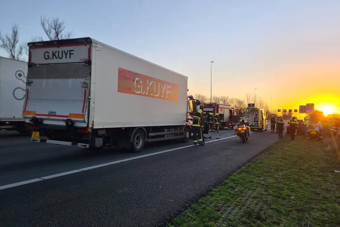 Flinke schade bij aanrijding op snelweg
