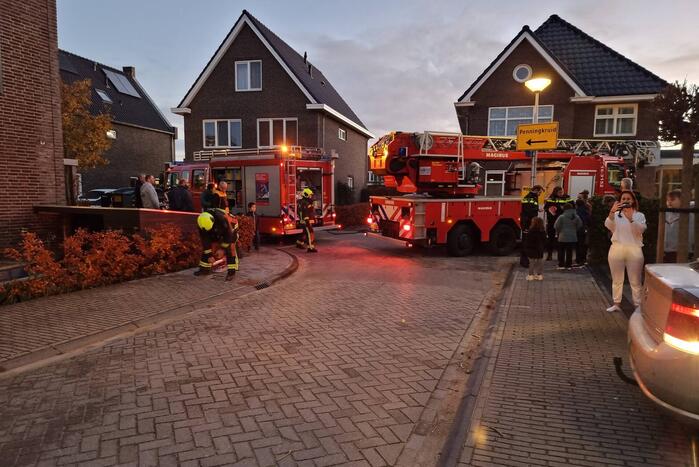 Brand in schoorsteen van woning