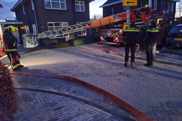 Brand in schoorsteen van woning