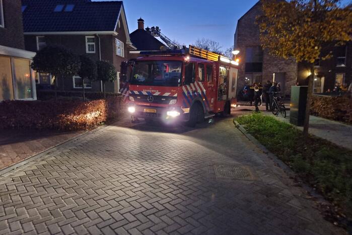Brand in schoorsteen van woning