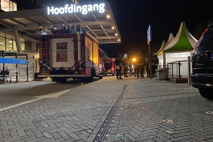 Grote brandweerinzet na vreemde lucht in ziekenhuis