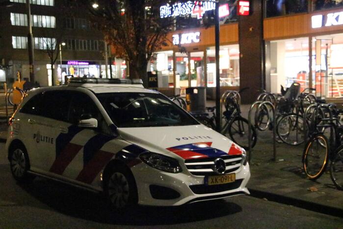 Overvaller bedreigt KFC-personeel met mes