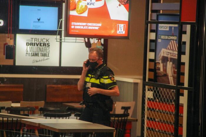 Overvaller bedreigt KFC-personeel met mes