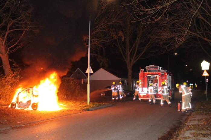 Auto volledig verwoest door brand
