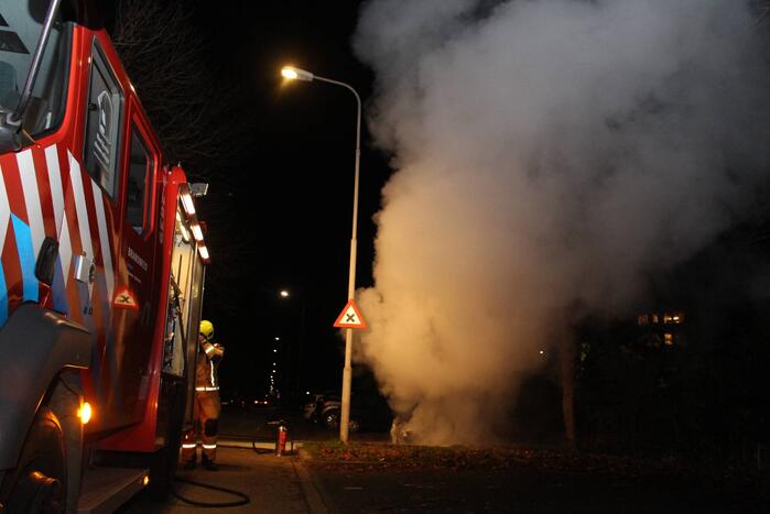 Auto volledig verwoest door brand