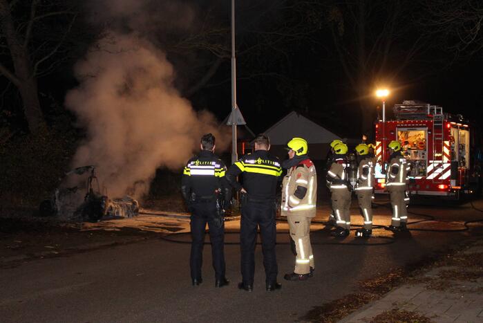 Auto volledig verwoest door brand