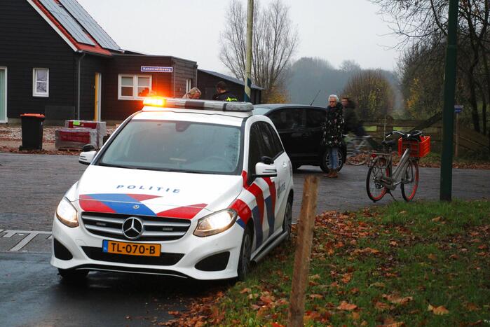 Fietsster gewond bij botsing met auto