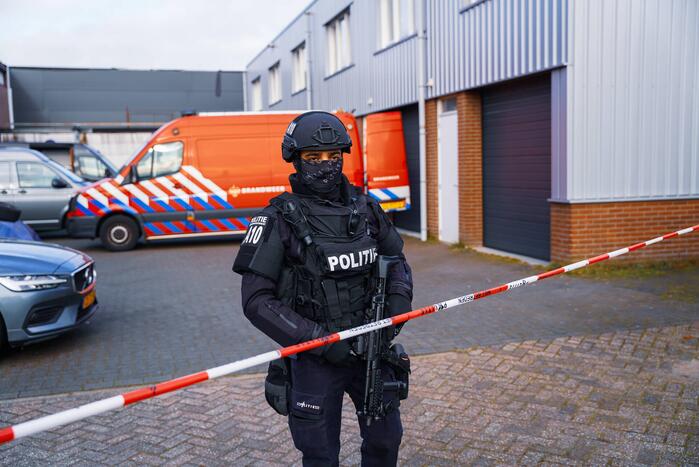 Verdachte stoffen aangetroffen in bedrijfspand