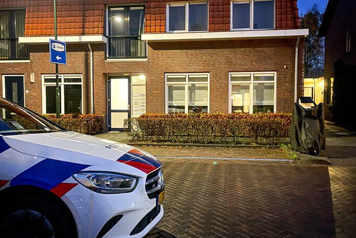Recherche doet onderzoek in woning