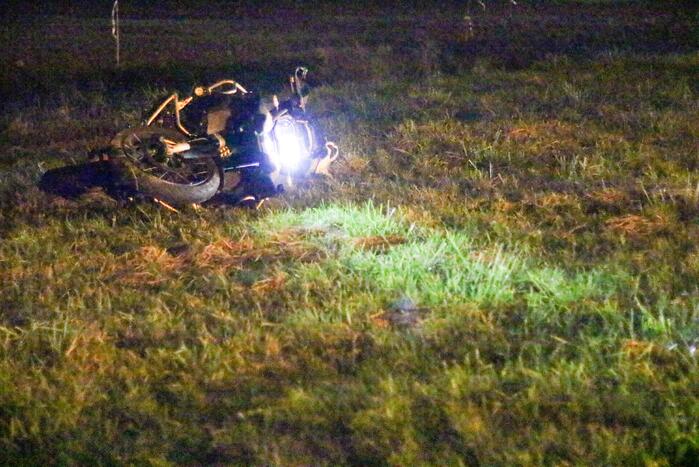 Motorrijder raakt zwaargewond na val