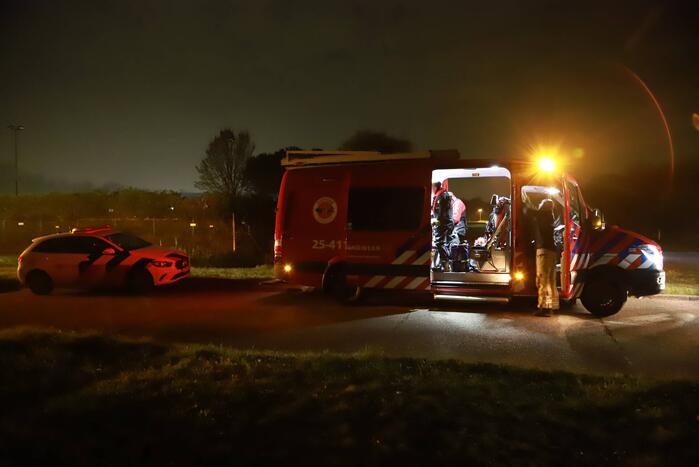 Bestuurster belandt in sloot met auto