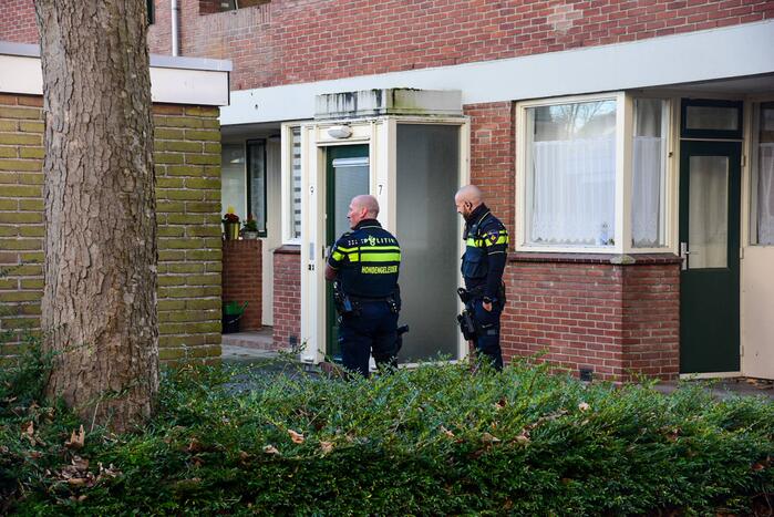 Veel politie ingezet voor agressieve hond in woning