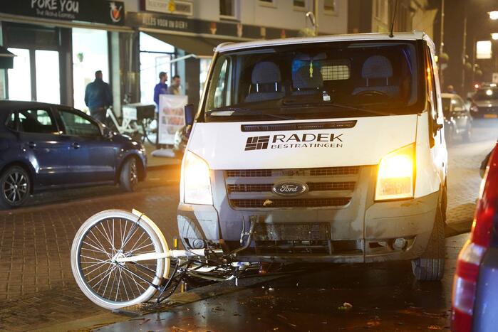 Drie fietsers gewond door ongeval met bestelbus