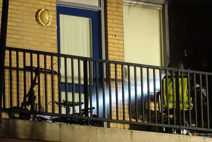Woningen ontruimd na hevige brand in trappenhuis