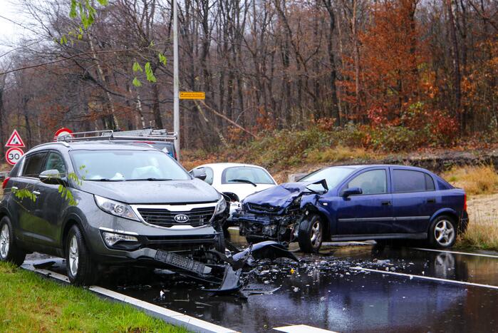 Vier personen gewond bij ongeval