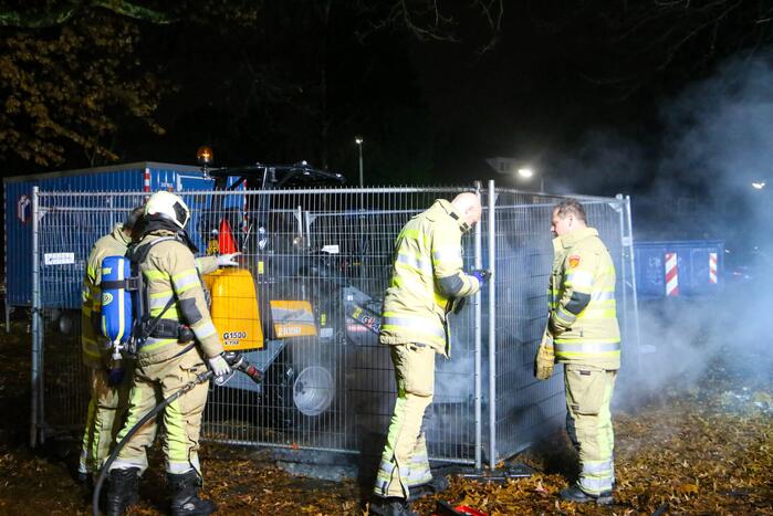 Veel rookontwikkeling door brand in dixi