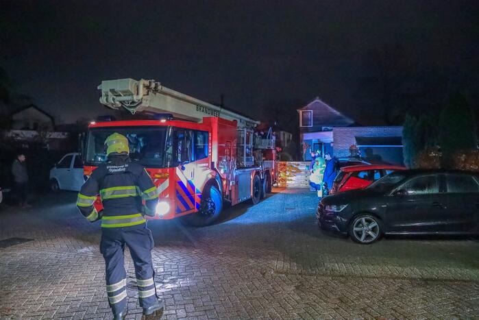 Brandweer blust schoorsteenbrand