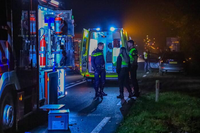 Automobilist zwaargewond bij aanrijding