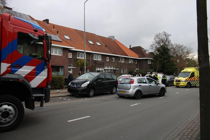 Drie auto's betrokken bij aanrijding