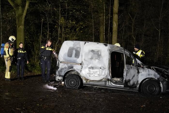 Gestolen busje uitgebrand teruggevonden