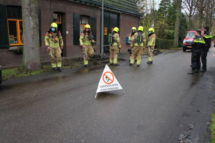 Brandweer doet onderzoek naar gaslucht in woning Boshoven