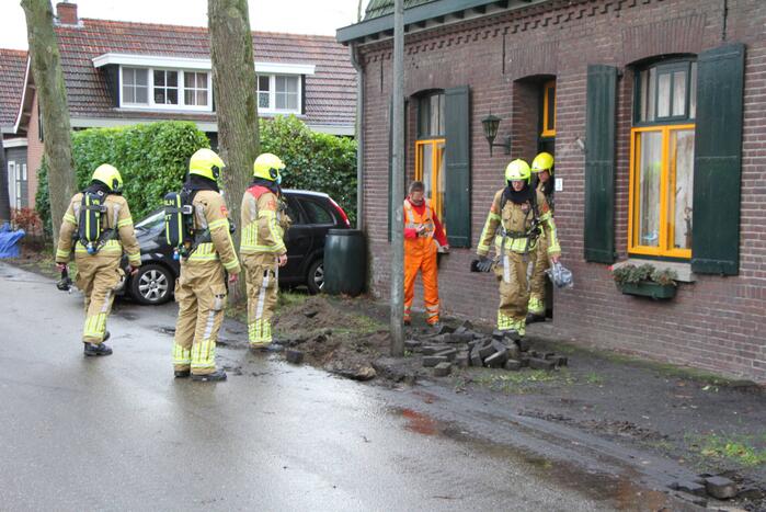 Brandweer doet onderzoek naar gaslucht in woning Boshoven